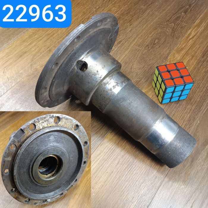 Цапфа кулака поворотного ГАЗ 66 33081 у зборі з блок сальників 41-4224023 та 66-2304024