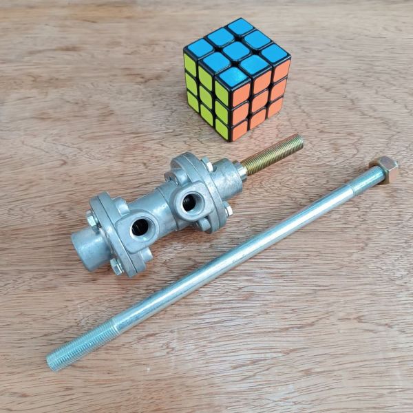 Клапан усилителя выключения сцепления МАЗ