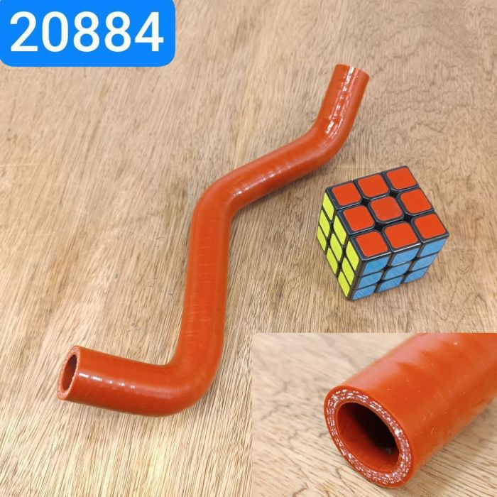 Шланг теплообмінника ММЗ 245.7 E3 Е4 245.30Е3 245.S3A підвідного силікон MVQ