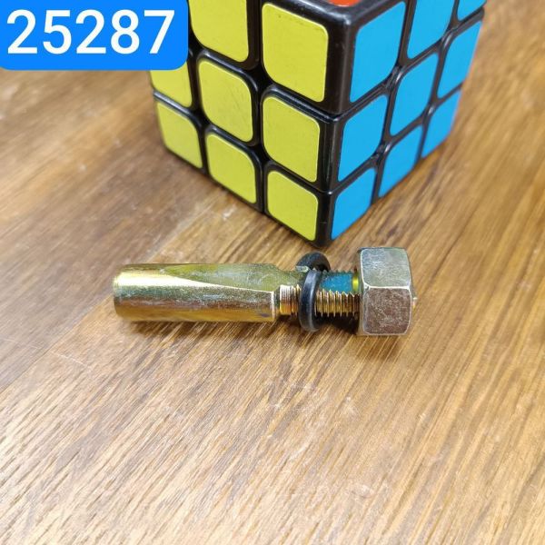 Штифт стопорний шкворня поворотного кулака ГАЗ 3302 гайка,гровер клин шкворня (міцн. 10.9)