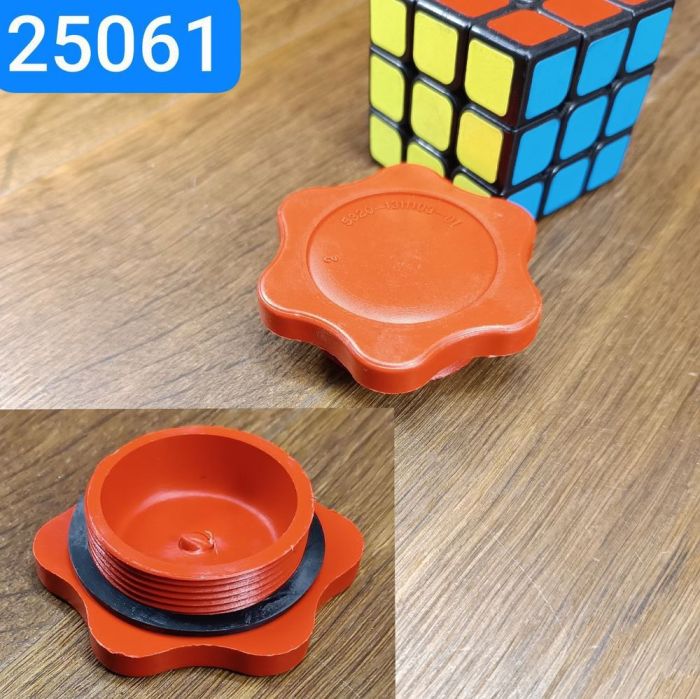 Пробка патрубка маслоналивного КАМАЗ УРАЛ пробка наливної труби з прокладкою 5320-1311105