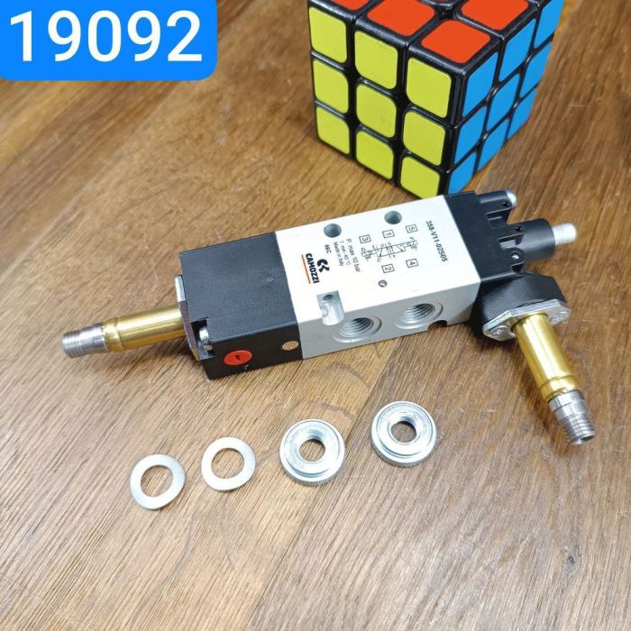 Pneumatic distributor PAZ coil arrangement ASYMMETRICALLY Camozzi door opening mechanism valve