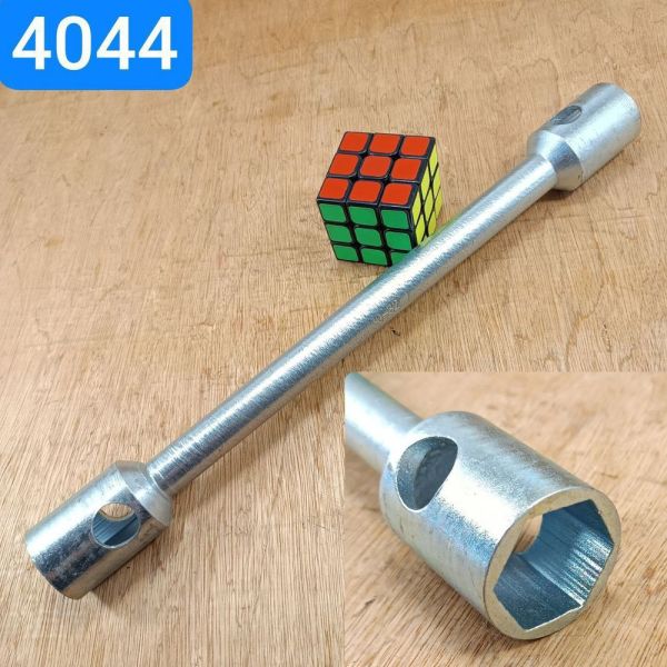 Ключ для гайок коліс та гайок драбин 30х32 L≈410мм ГАЗ 33104 ІП-3901565-01 МАЗ 500-3901033-А КРАЗ