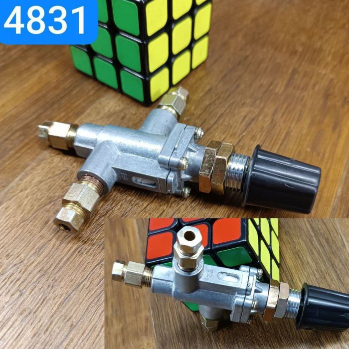 Кран склоочисника ЗІЛ 130 УРАЛ Т 150 у зборі КР-30 КР30 СЛ440