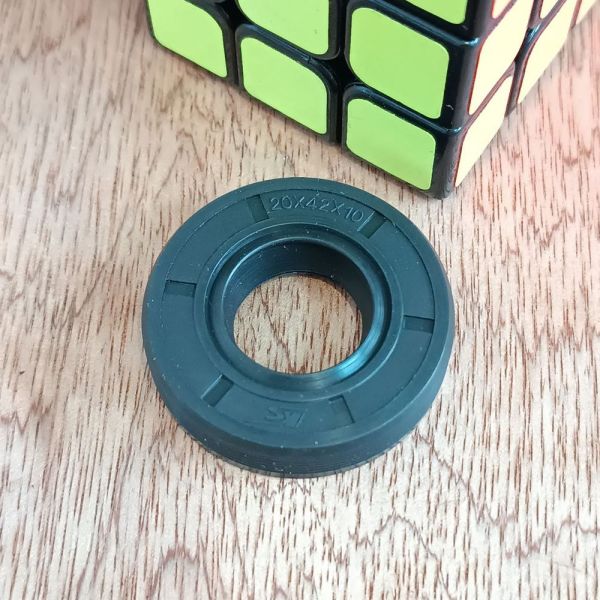 Сальник 20х42х10 ЯМЗ кришка підшипника ТНВД, КАМАЗ 740.1029240 ТНВД, картер маховика фторкаучукFKM