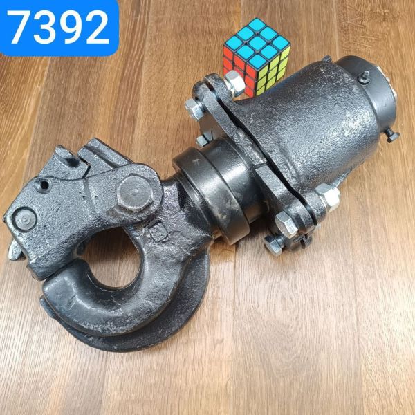 Прилад буксирний у зборі КАМАЗ 8т гак КАМАЗ буксирний