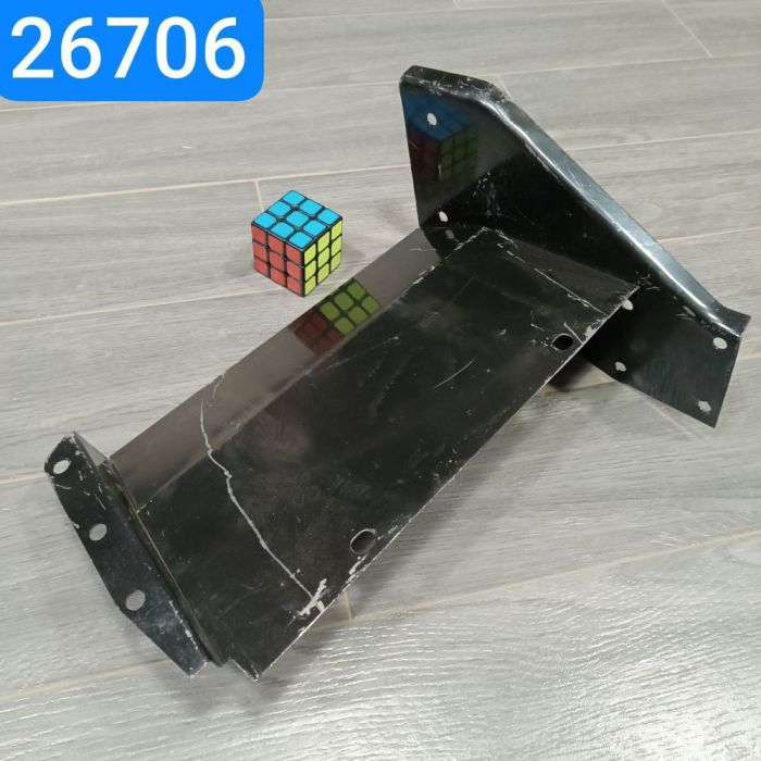 Front left panel MAZ left footboard panel assembly