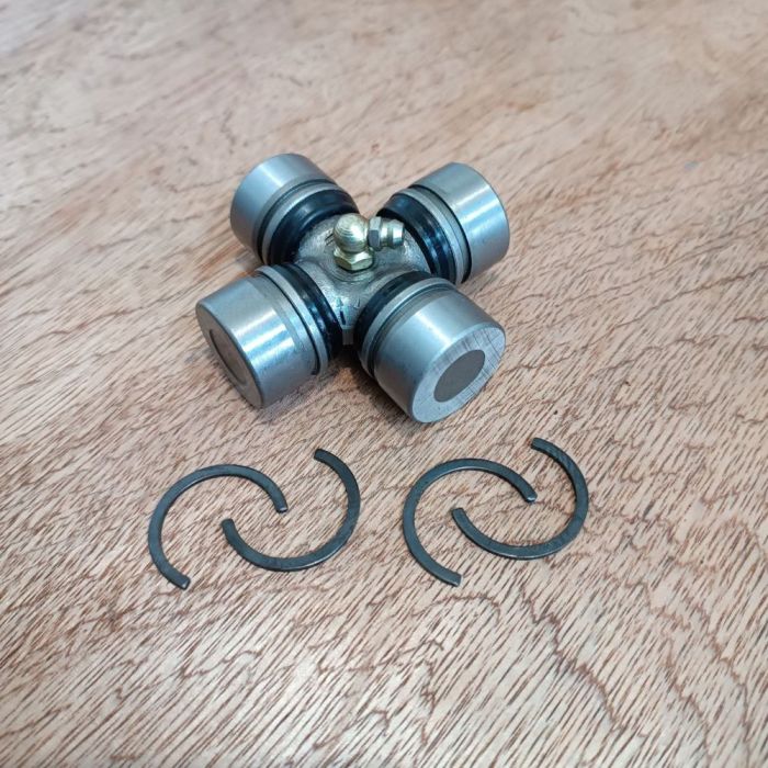 Хрестовина рульового валу карданного МАЗ УРАЗ 375 4320 маслянка, стопора 28х73