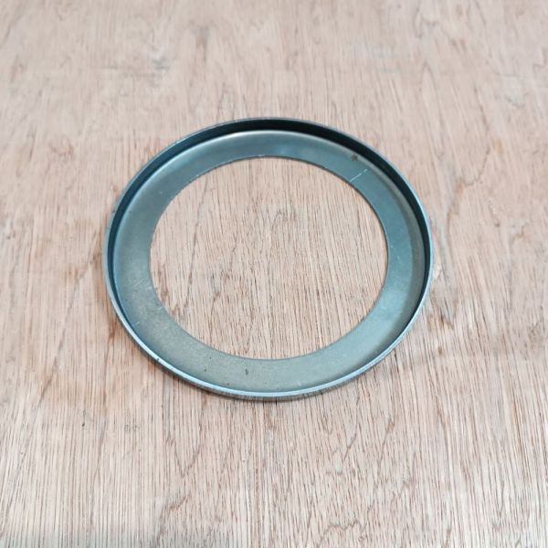 Шайба упорна сальника маточини заднього колеса ГАЗ 3309 Е2 33104 66 3307